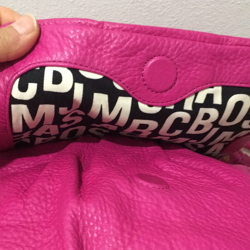 MARC BY MARC JACOBS Large Hot Pink Leather Shoulder Bag / Crossbody Bag Purse - Picture 11 of 17